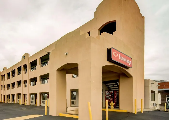 Econo Lodge East